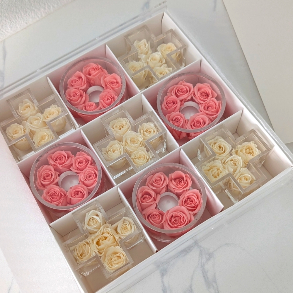 Rare NWT Venus et Fleur Tic Tac Toe Set